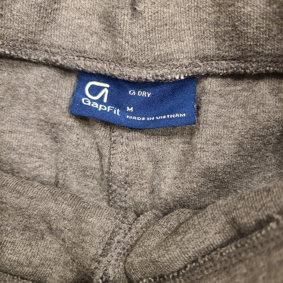 GapFit Shorts - Picture 4 of 5